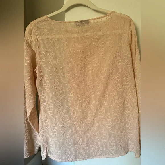 LOFT shirt - soft baby pink with delicate embroidery. size : Small Petite (SP) - Picture 3 of 4